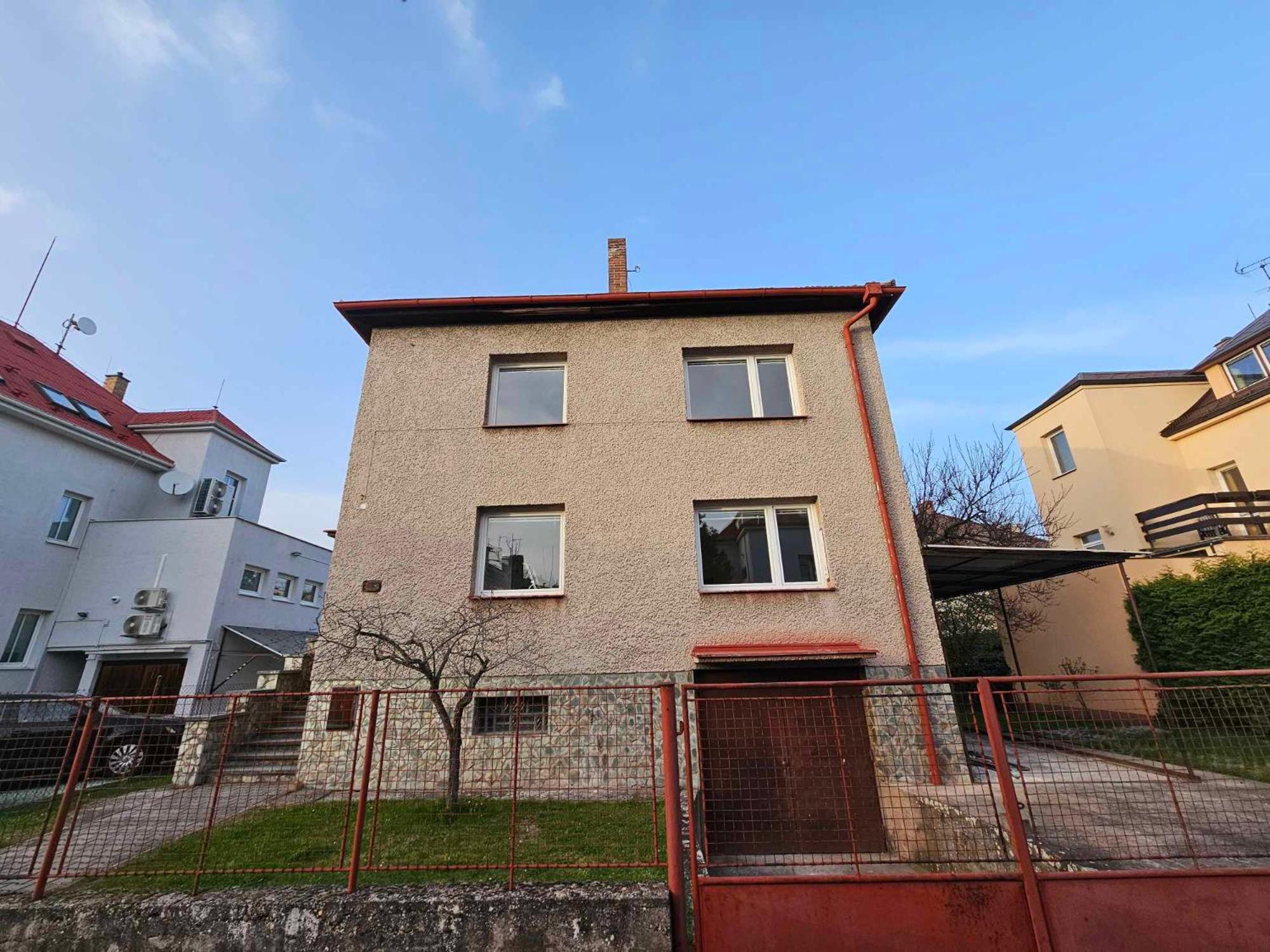 Slunny Byt V Klidne Casti Hradce Kralove - Zahrada, Parkovani Zdarma Hradec Kralove Exterior photo